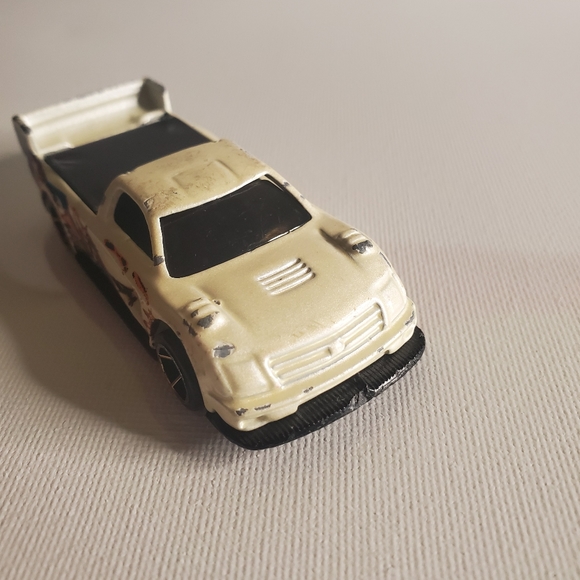 Vintage 1999- Pikes Peak Tacoma Hot Wheel - Picture 3 of 7